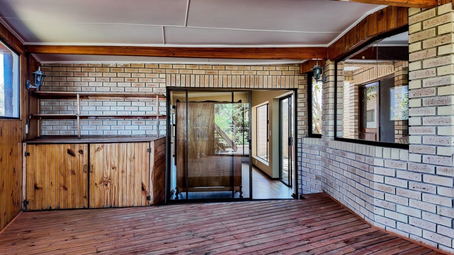 5 Bedroom Property for Sale in Hersham Western Cape